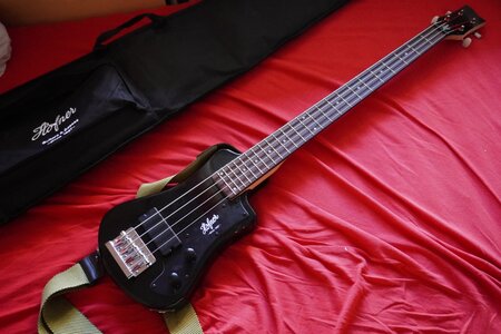 Höfner Shorty Bass