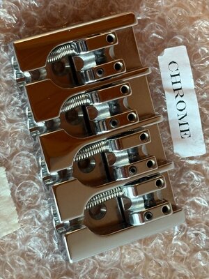 HIPSHOT A-Style Brass Bass Bridge, 4-String, 20 mm Spacing, Chrome