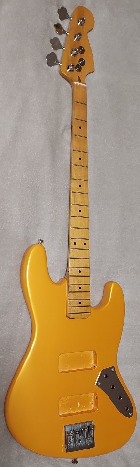 Teile Bass mit Allparts-Hals