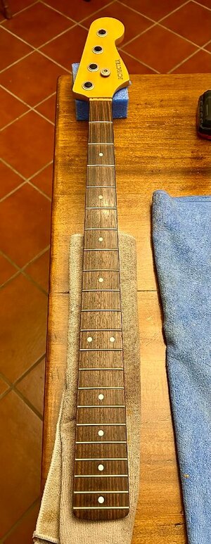 Schecter Jazz bass neck