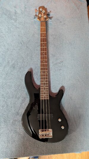 Cort Action Jr Short Scale E-Bass