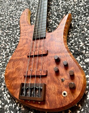Supra Sapphire Bass