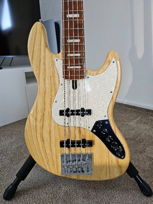 Sire Marcus Miller V8 5-String