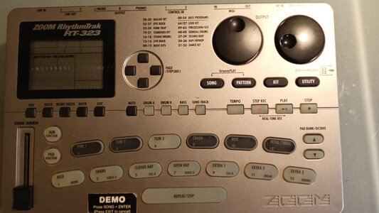 Zoom Rhytm Track 323