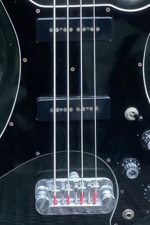 Suche Guild B301 oder B302 Bass