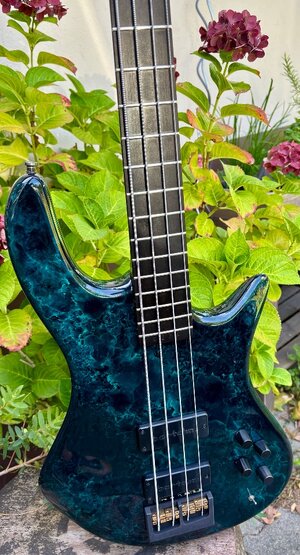 Clover Avenger Carbon Bolt on Bass - Green Marble-