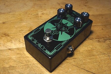 Idiotbox Blowerbox Bass Distortion Pedal