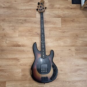 Musicman Special - 3,8 kg, sunburst nitro