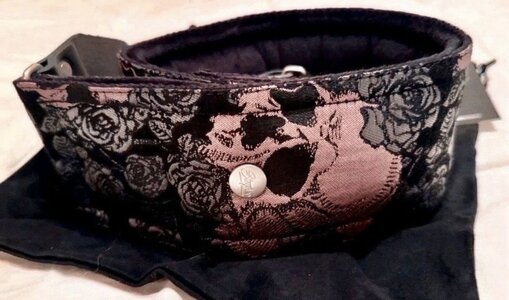 Steyner Straps Bassgurt 8cm Skull Rose wie neu