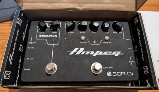 Ampeg SCR-DI (Preamp und DI)