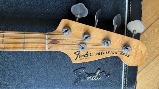 Fender Precision Bass 1976 near mint | Bassic.de