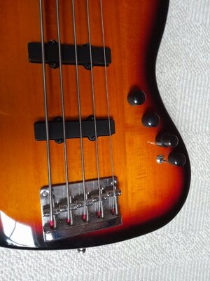 13 Squier Jazzbass 5.jpg