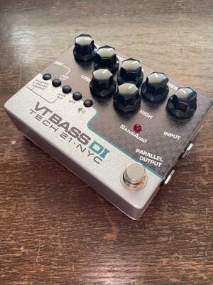 Tech 21 SansAmp Character VT Bass DI