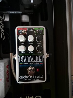 EHX Nano Battalion Preamp mit Rechnung vom 09/25