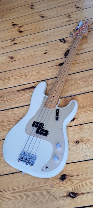 Fender Vintera II 50s Precision Bass 2025