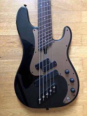 Dingwall SP1 5 black