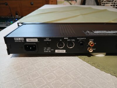 Funk, Lexicon, Boss-Fußschalter, 8-fach Klinkenmulticore 034.jpg