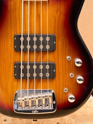 Tausche meinen G&L 2500 mit 4-stelliger Zuzahlung gegen..........