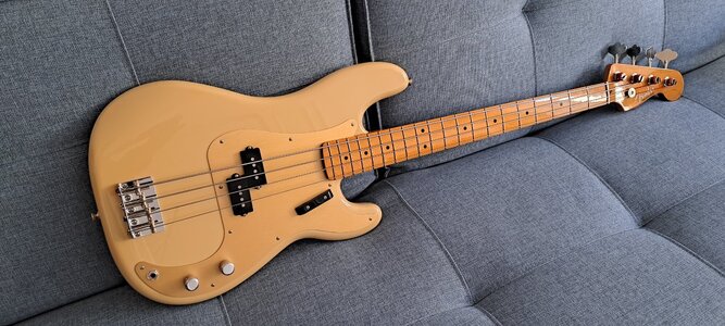 Fender Vintera II 50s Precision Bass 2025