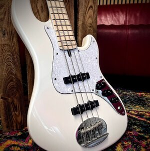Lakland Skyline Darryl Jones new!
