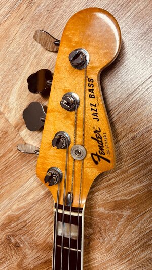 Fender Jazz Bass 1977 >modified a la Paul Turner<