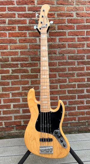 Sadowsky UV70 5-string