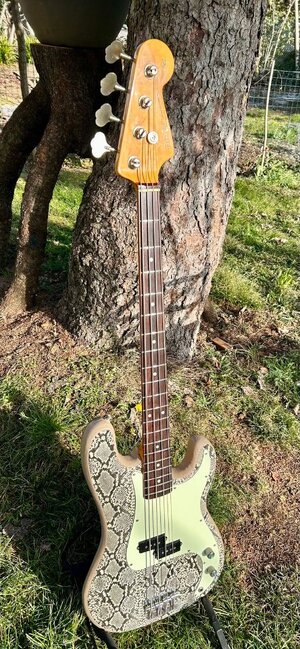 Fernandes Limited Edition ONE-OF-A-KIND Precision Bass Style 1980-1990 - snakeskin