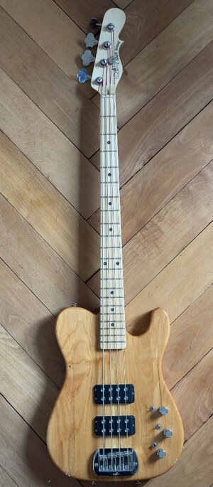 G&L ASAT Bass Custom Shop – Spalted Alder