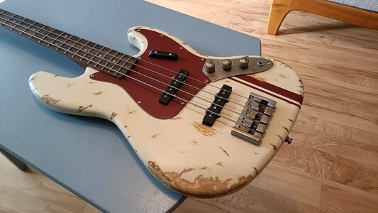 Relic Jazz Bass - vermutlich Harley Benton