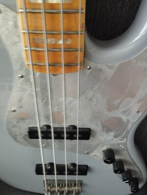 Tausche modifizierten Fender Jazz Bass 1978 gegen Dingwall 5 Saiter
