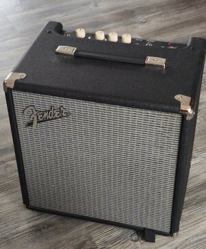 FENDER Rumble V3 25W Bass Amp