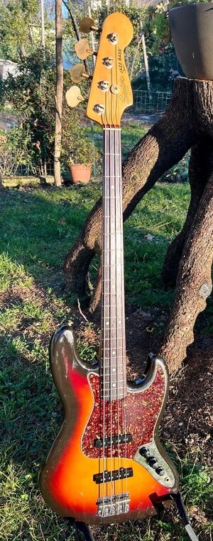 1983 Squier by Fender Jazz Bass JV serie