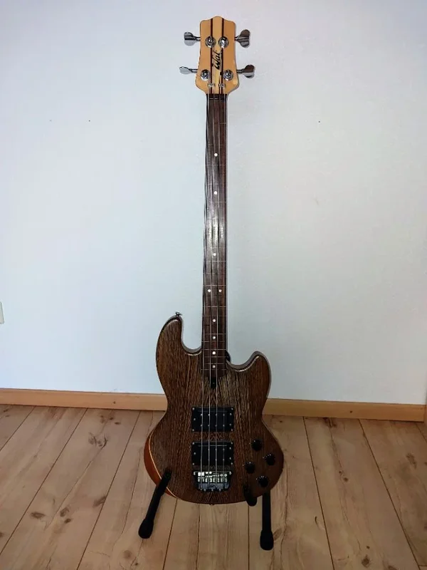 Wal 4-string Fretless Bass