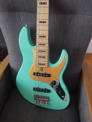 Sire V5 24-5 Lindy Fralin PickUps