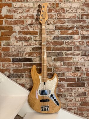 Sire Marcus Miller V7 NT (2nd Gen), 4-string, swamp ash body and maple neck/fingerboard