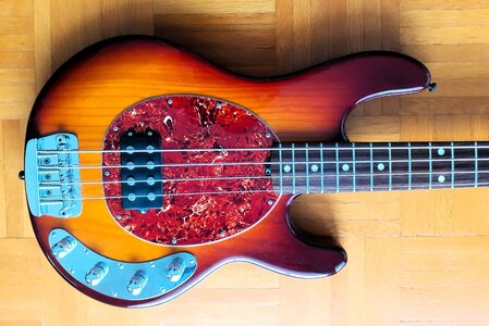 Music Man Stingray 4 Saiter Bass, Honey Burst, mit org. Koffer, sehr guter Zustand
