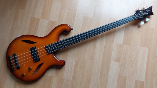 Dean Rhapsody HBF Fretless
