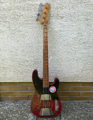The Ol' Texan Blues Bar Bass (oder eine Hommage an Dusty Hill)