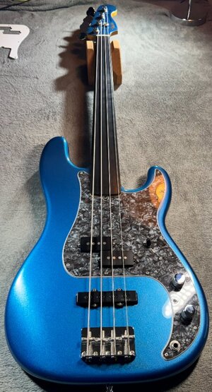 Fender Tony Franklin Fretless Precision Bass