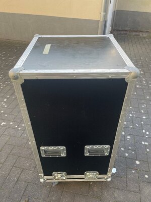 Flightcase 4.JPG