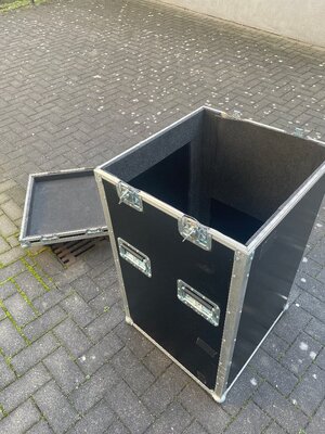 Flightcase 9.JPG