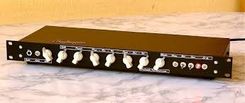 Bass Preamp im 19" Format