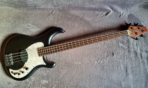 Human Base Roxy B 4 E-Bass * Handarbeit Made in Germany