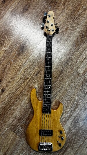 G&L 1505 Bass USA End-90er im orig. Case