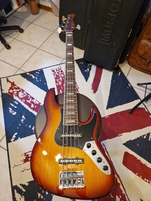 Marcus Miller V5 24-5 TS FL   Klasse Player