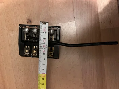 Bass whammy bar / tremolo