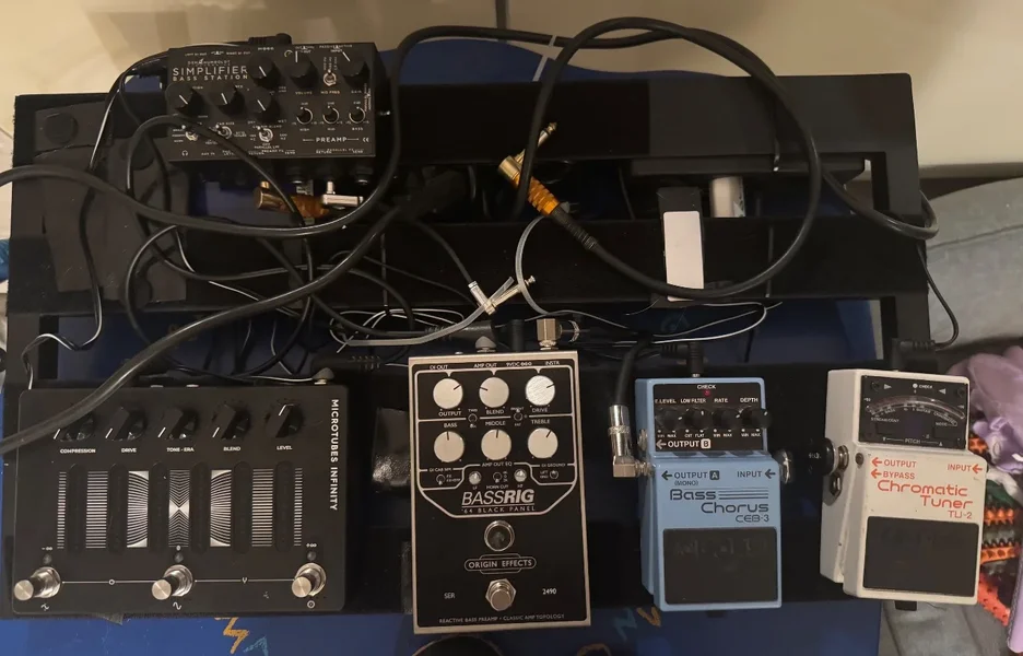 Darkglass Microtubes infinity / bass rig Origin Effects black Pedal