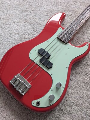 Squier Classic Vibe Preci - Fiesta Red