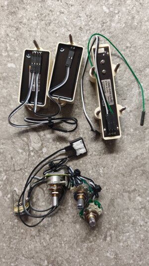 EMG GZR "Geezer Butler" PJ-Set Ivory/Creme