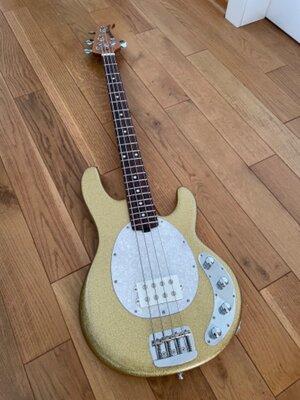 Music Man Stingray special Genius Gold